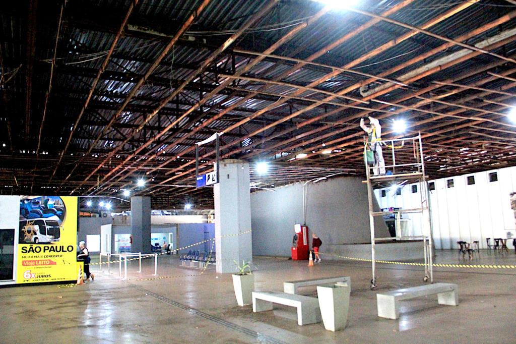Prefeitura moderniza sistema de iluminação do saguão da Rodoviária