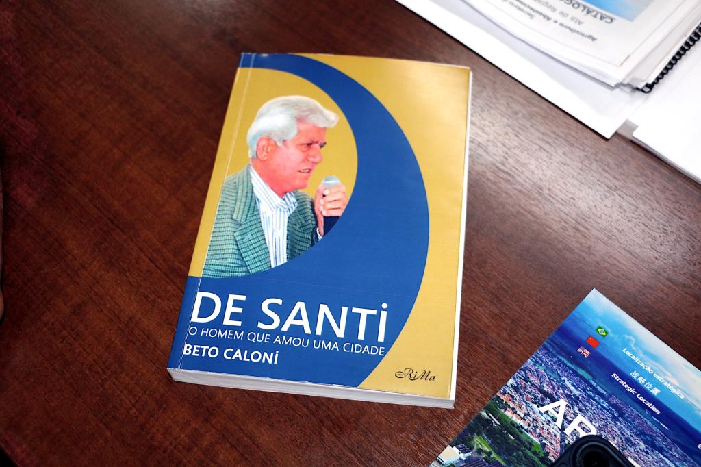 De Santi – O Homem que Amou uma Cidade” ganha pré-lançamento no Paço Municipal