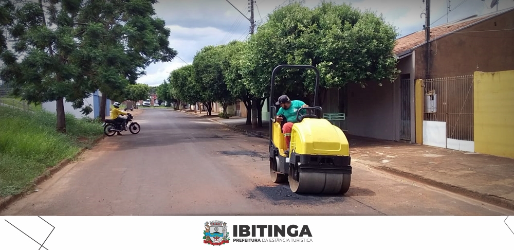 Operação tapa buraco corrige trechos de asfalto do Centro e do Jd. Felicidade A Prefeitura de Ibitinga, por meio da Sec