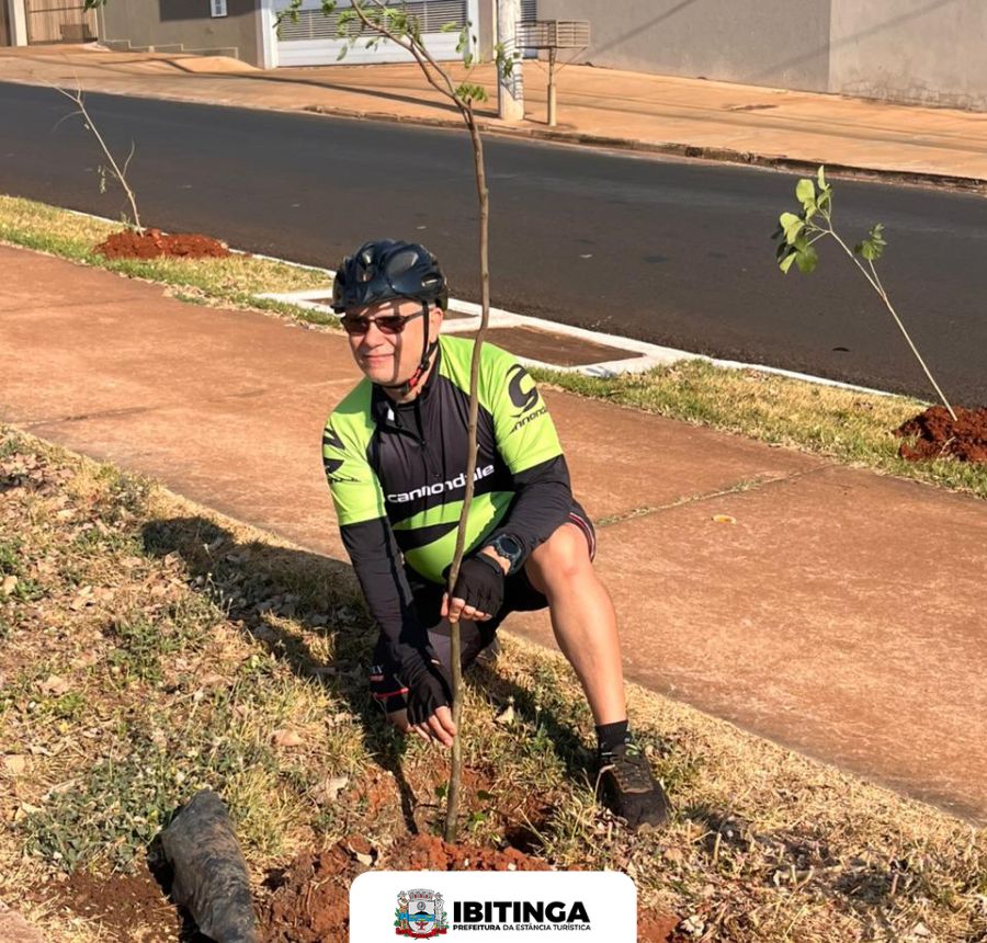 Prefeitura de Ibitinga realiza plantio de 95 mudas de árvores em ação de reposição urbana