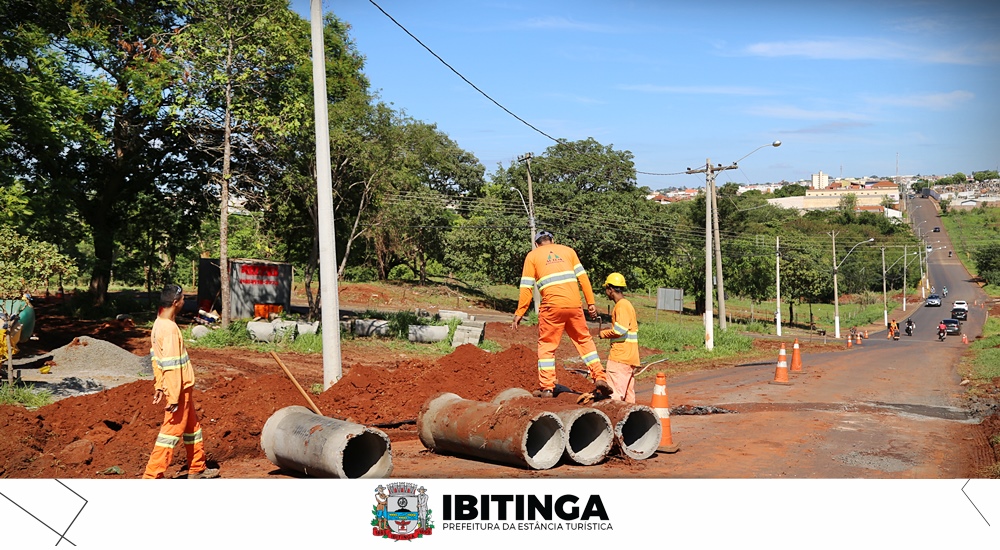 Obras: Nova Av. Romão Fernando começa a ganhar rede de galerias de águas pluviais