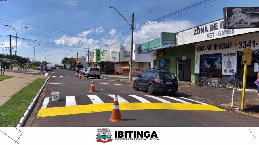Prefeitura revitaliza sinalização horizontal na Perimetral