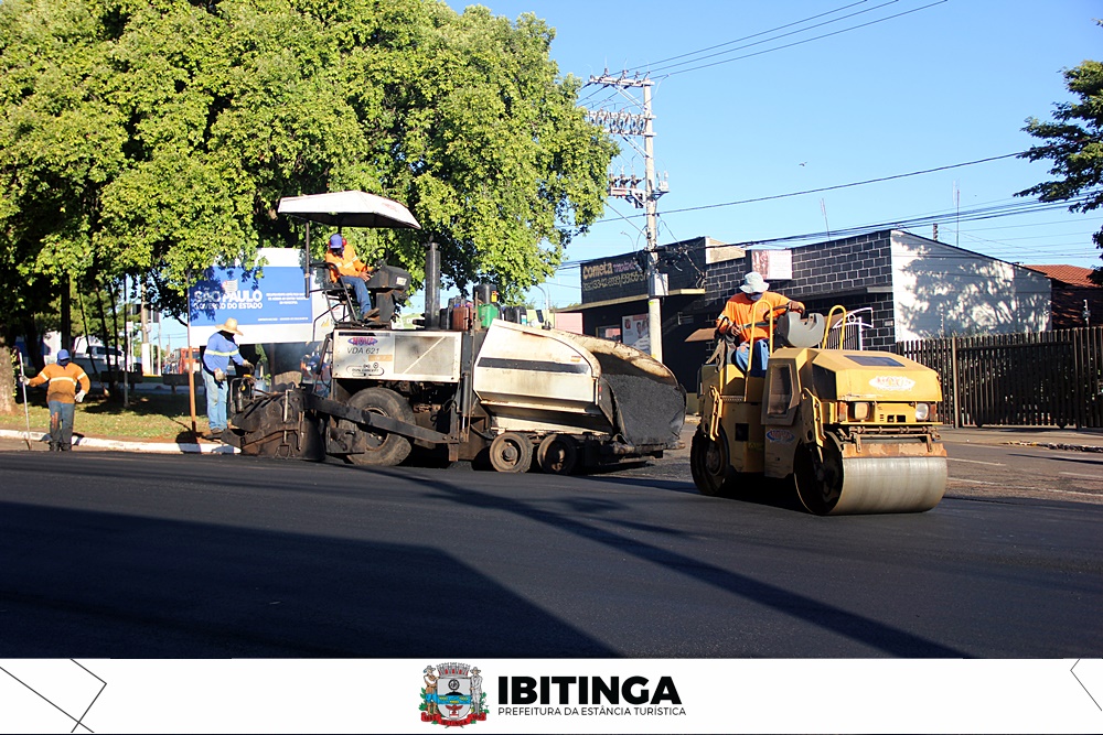 Av. Anchieta começa a ser recapeada na cidade de Ibitinga