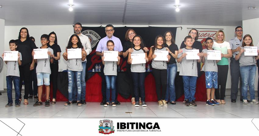 PROERD: Programa de prevenção às drogas nas escolas está de volta