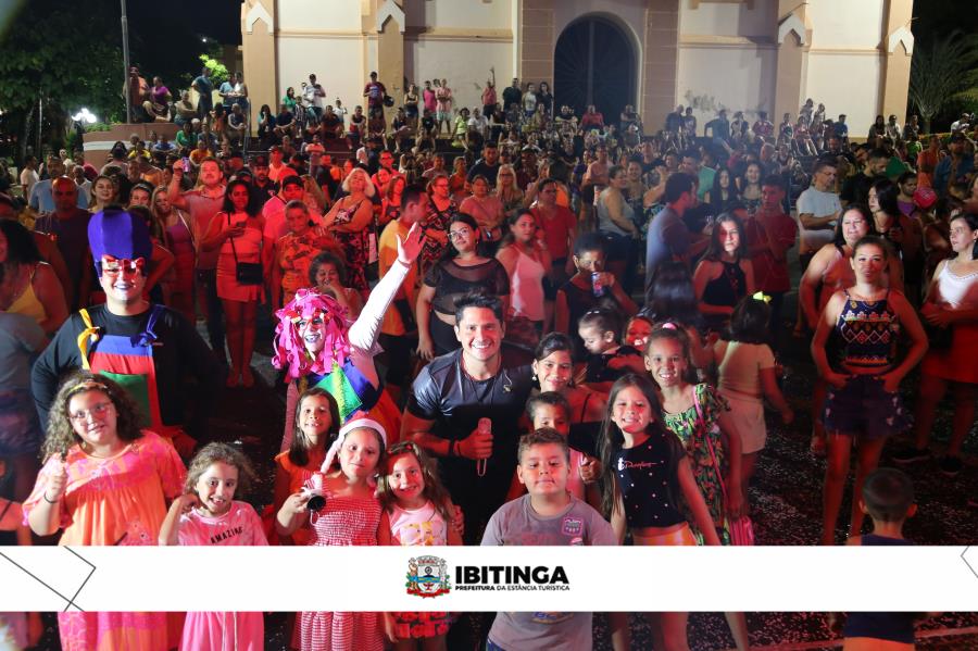 Natal em Harmonia: Atrações Musicais Encantam as Praças de Ibitinga