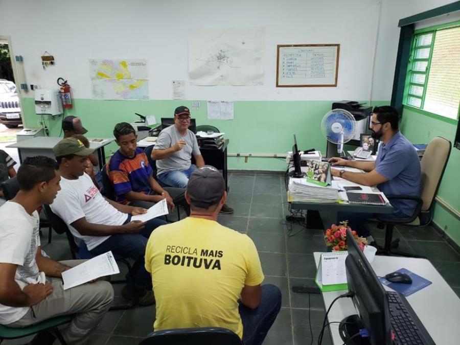 Em reunião com Coopera Boituva, Prefeitura altera rotas da coleta seletiva