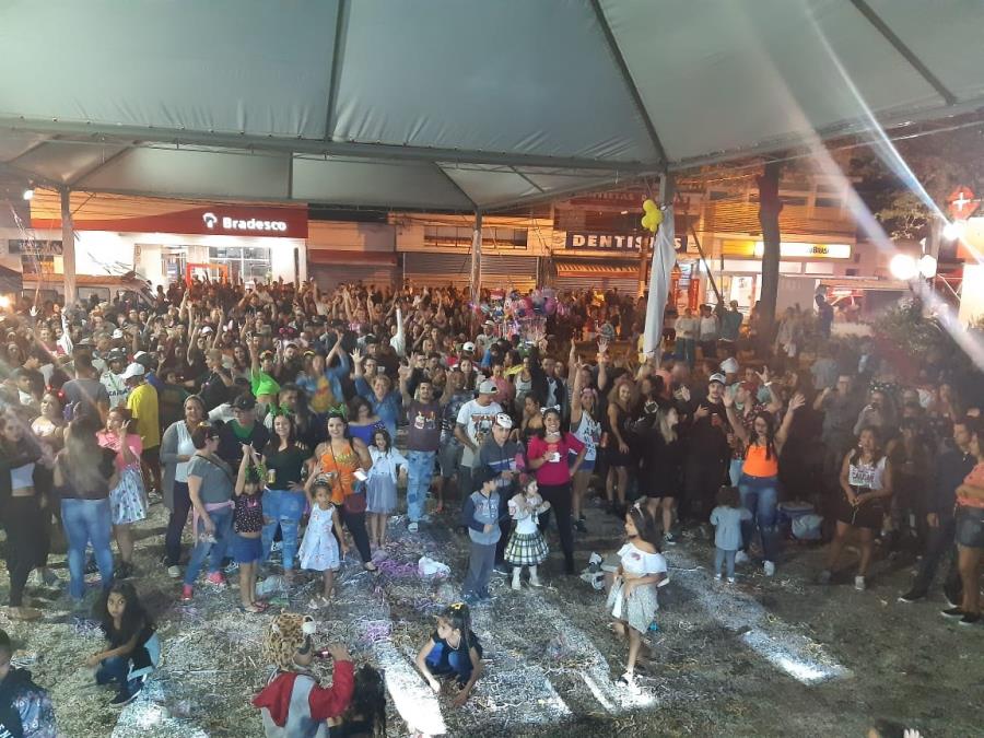 Festival de Verão promovido pela Prefeitura reúne quase 5 mil pessoas na Praça da Matriz, nos dois dias de folia