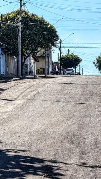 Prefeitura realiza recapeamento de vias no bairro Camatari