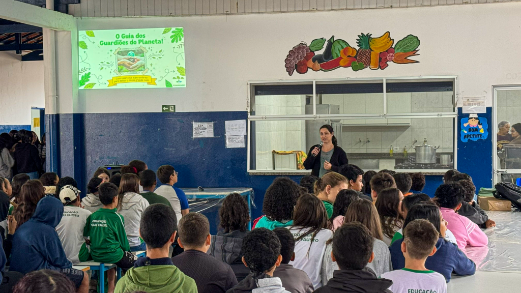 Educação ambiental é tema de palestra para alunos da rede municipal