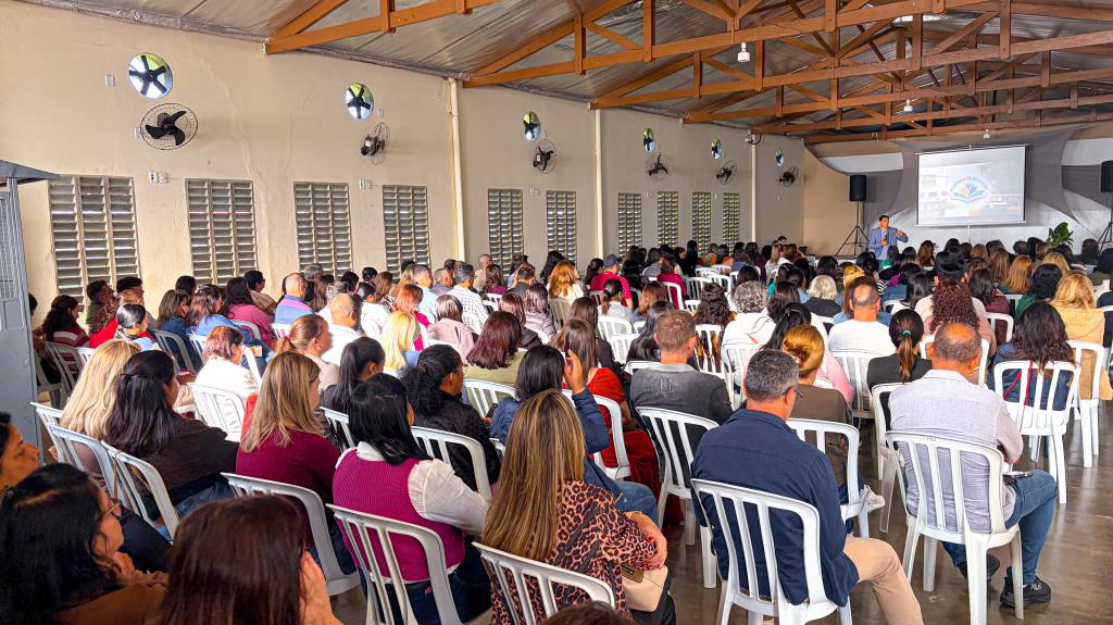 Educação de Elias Fausto promove formação com referência nacional em gestão escolar para gestores e educadores