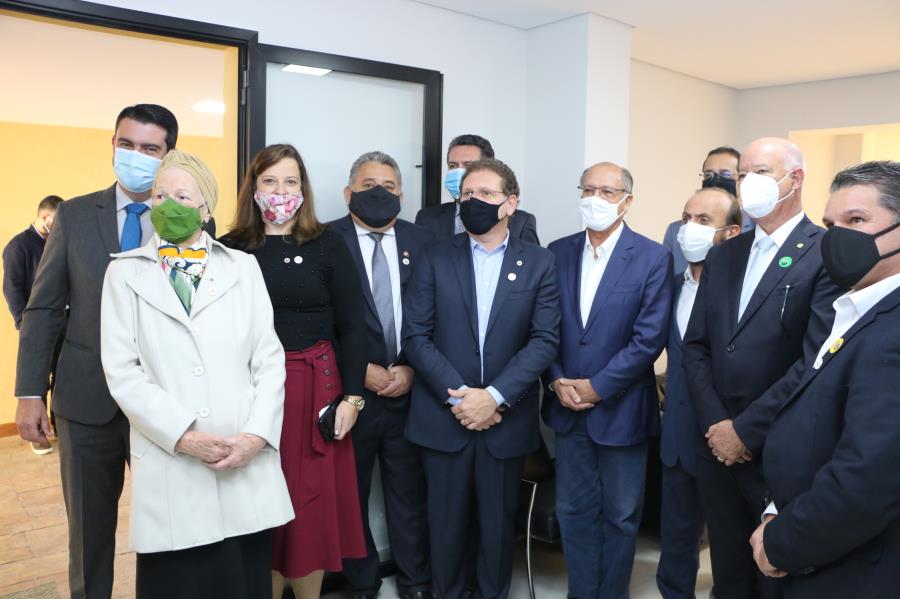 Amitesp recebe diretoria e autoridades estaduais em nova sede