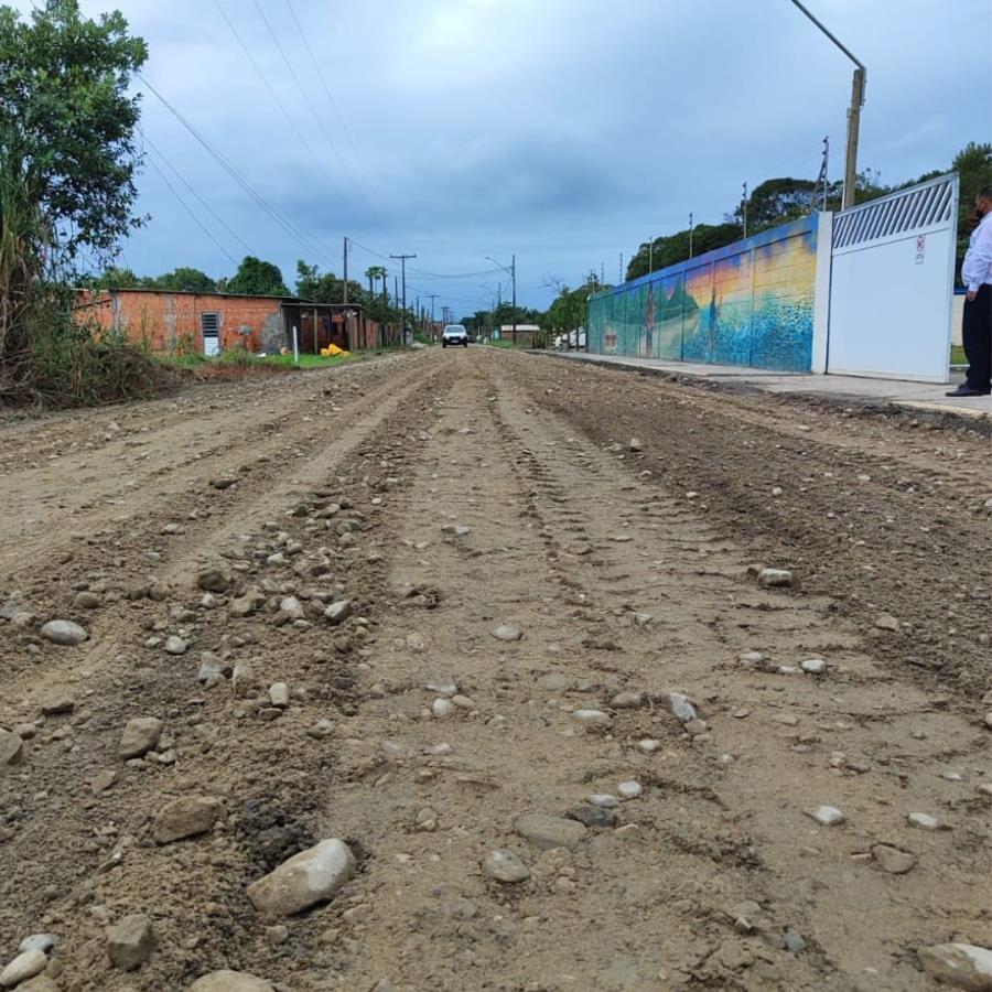 Obras de manutenção na Avenida Luis Rangel (Estrada da Quarentenária) em Cananéia