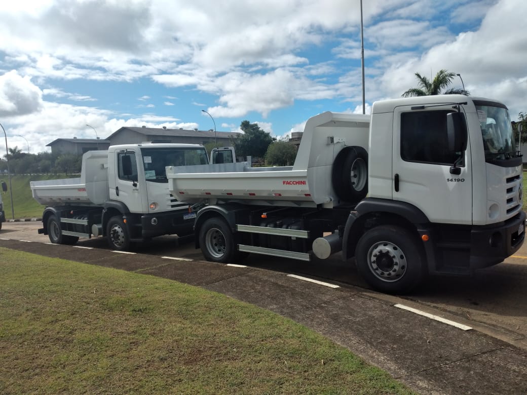 Prefeito Geraldino Júnior anuncia chegada de dois novos caminhões basculantes ao Município nesta sexta 04/11