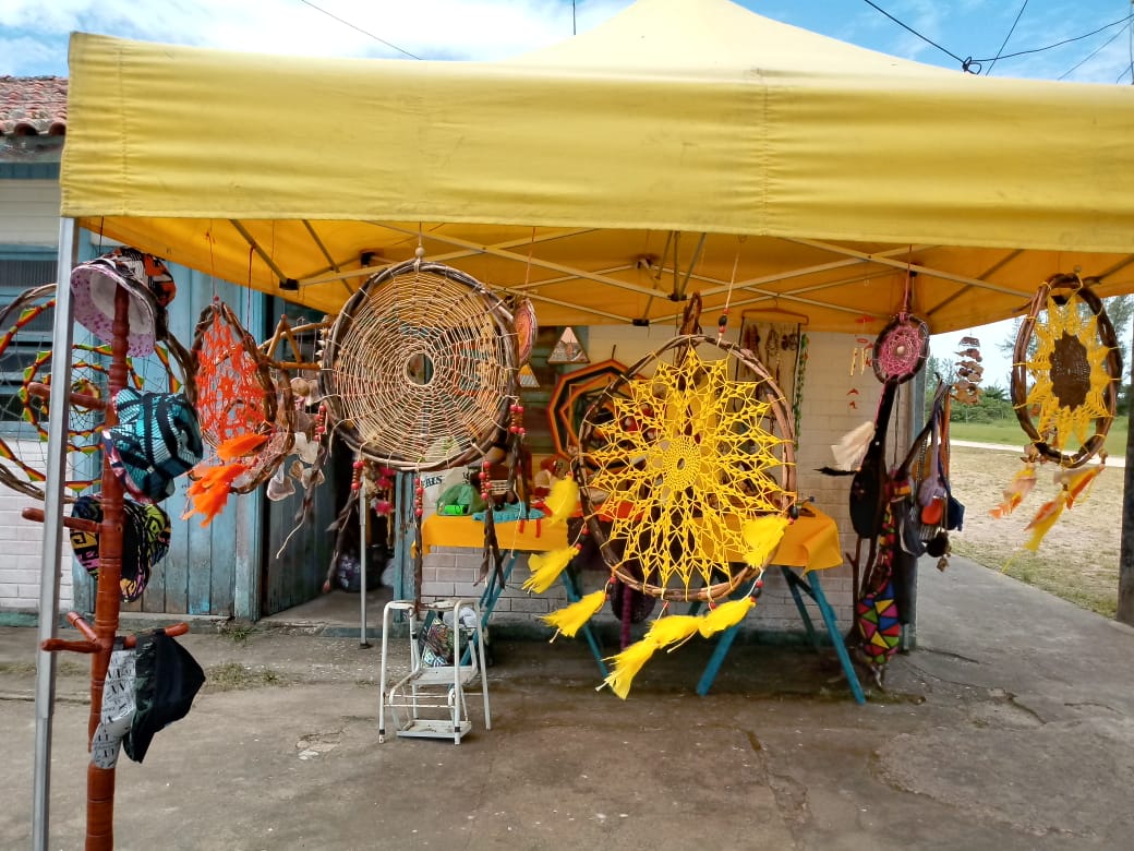 Pedrinhas e Boqueirão Sul expõem e vendem artesanato da Ilha nos finais de semana