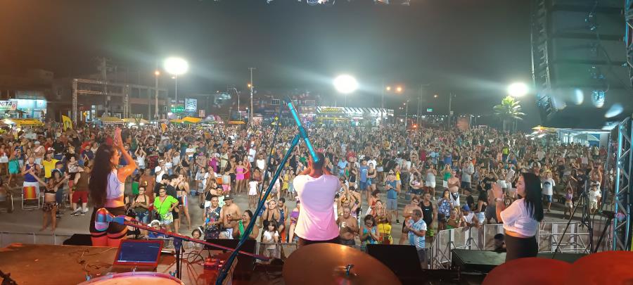 Neste domingo de Carnaval 11/02, tem Trio Elétrico na Av. São Paulo, desfiles na Copacabana, Lambaeróbica nas praias e Matinê na Arena Esportiva