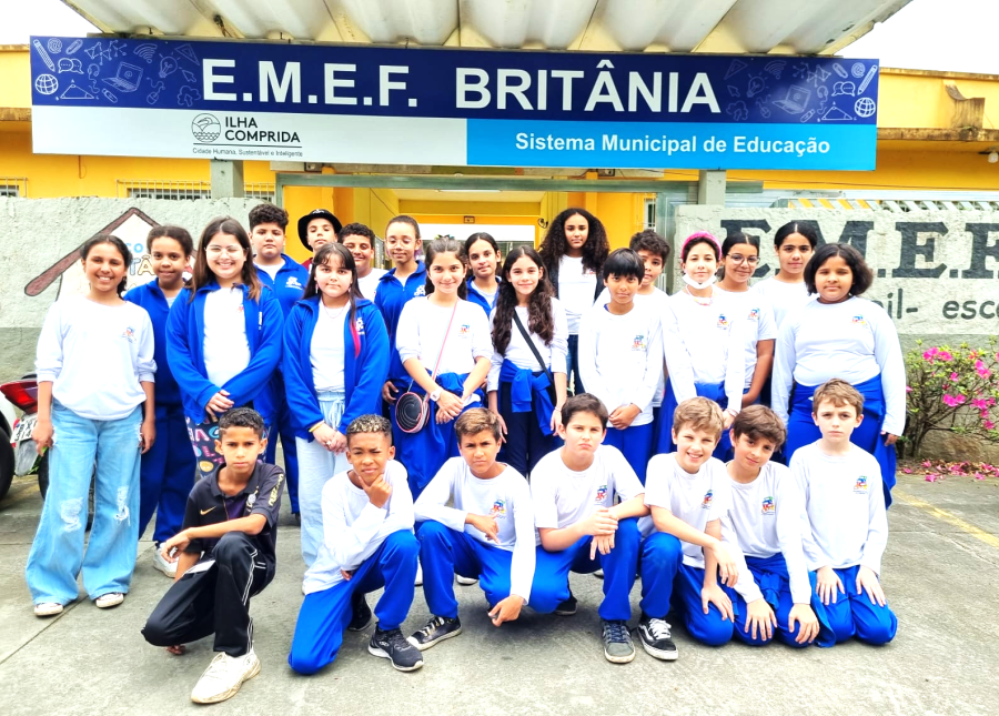 Estudantes da Escola Britânia comemoram a classificação para a 2ª fase da OBMEP