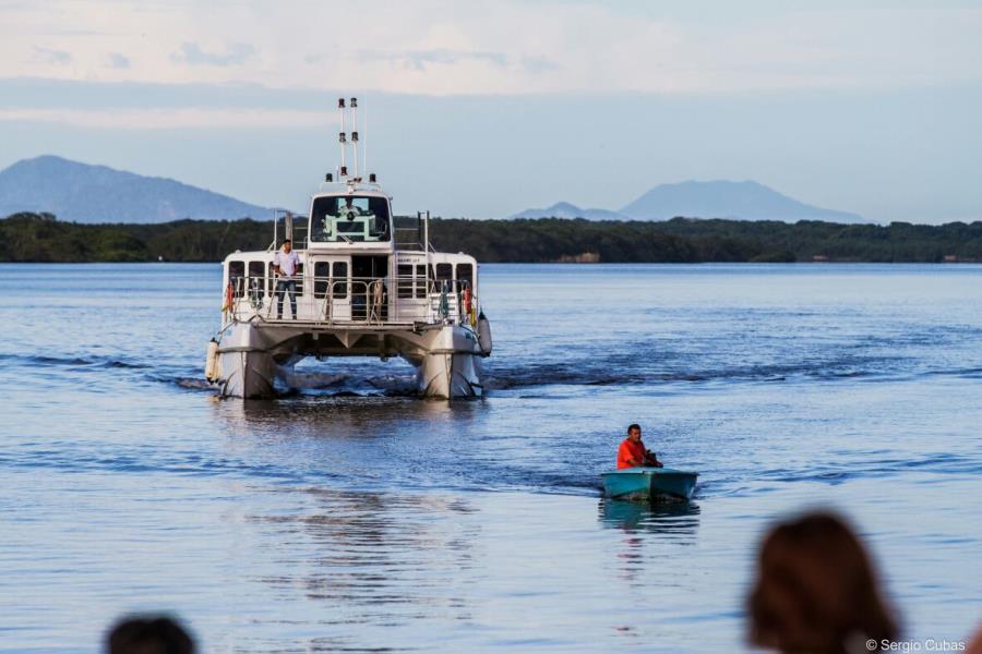 Agenda de passeios a bordo do Catamarã