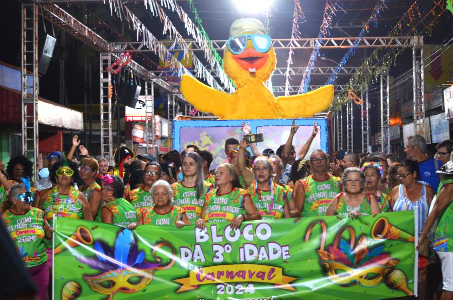 Encontro dos Blocos na Copacabana e show com DJ GRYX e equipe #EuDanço na Praça do Boqueirão Norte encerraram, com muito brilho, o Carnaval da Ilha