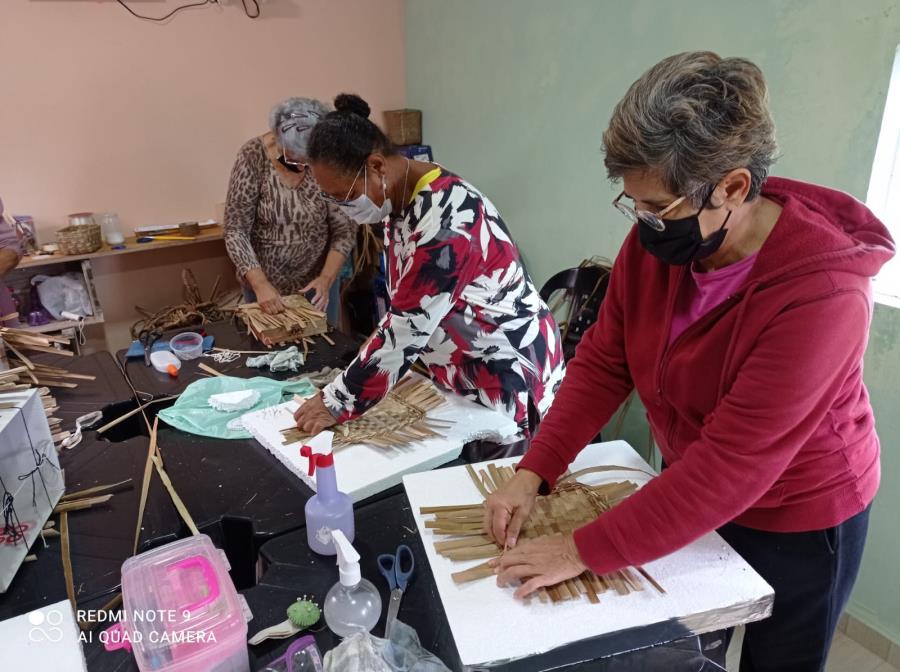 Curso de Trançado em Taboa promove o artesanato e a geração de renda na Ilha