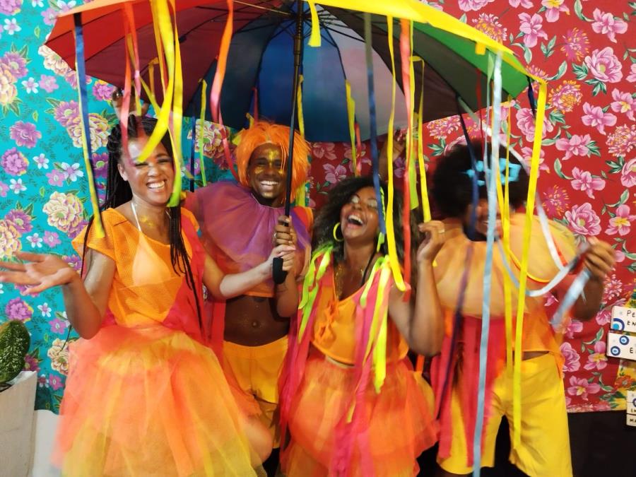 Com artistas circenses e sopros, Charanga Chegança apresentará na Copacabana a magia, o brilho e o encanto das marchinhas dos antigos Carnavais 