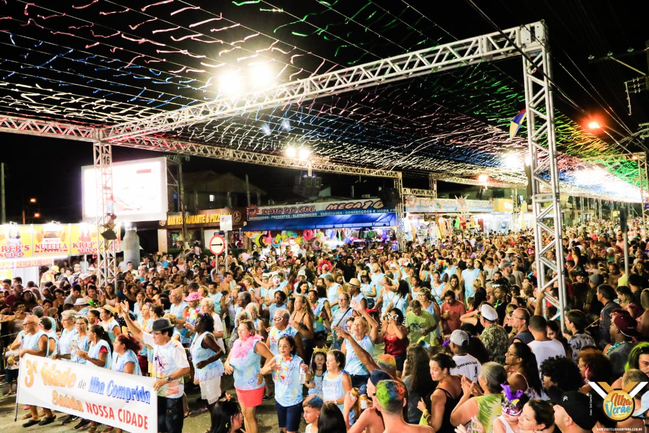 Neste sábado 18/02, Carnaval na Ilha com desfiles na Copacabana e show com Vell Rodrigues na Arena de Eventos 