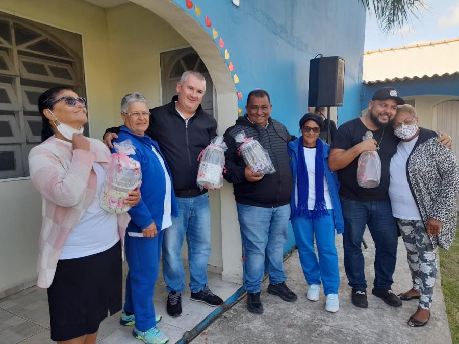 Dia da Beleza do EJA Diurno comemorou o mês das Mães