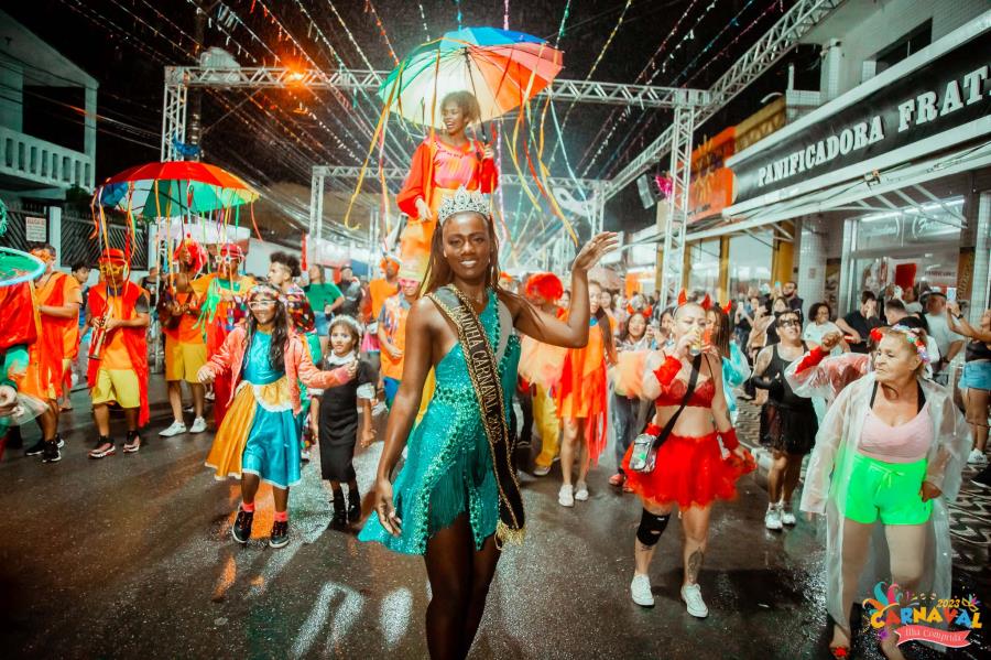 Carnaval na Ilha com Encontro dos Blocos na Copacabana às 20h e show na Arena de Eventos nesta terça 21/02