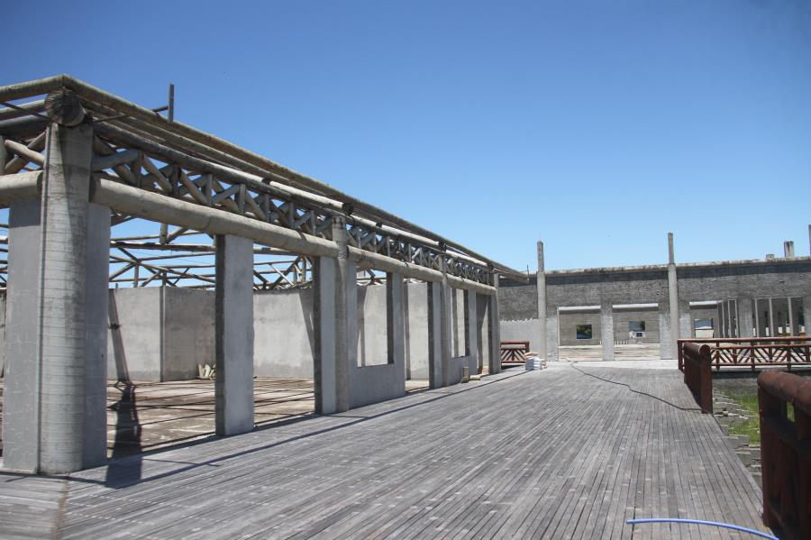 Em fase final de construção, o Centro de Eventos da Ilha tem a meta de fortalecer o turismo, em todas as estações do ano