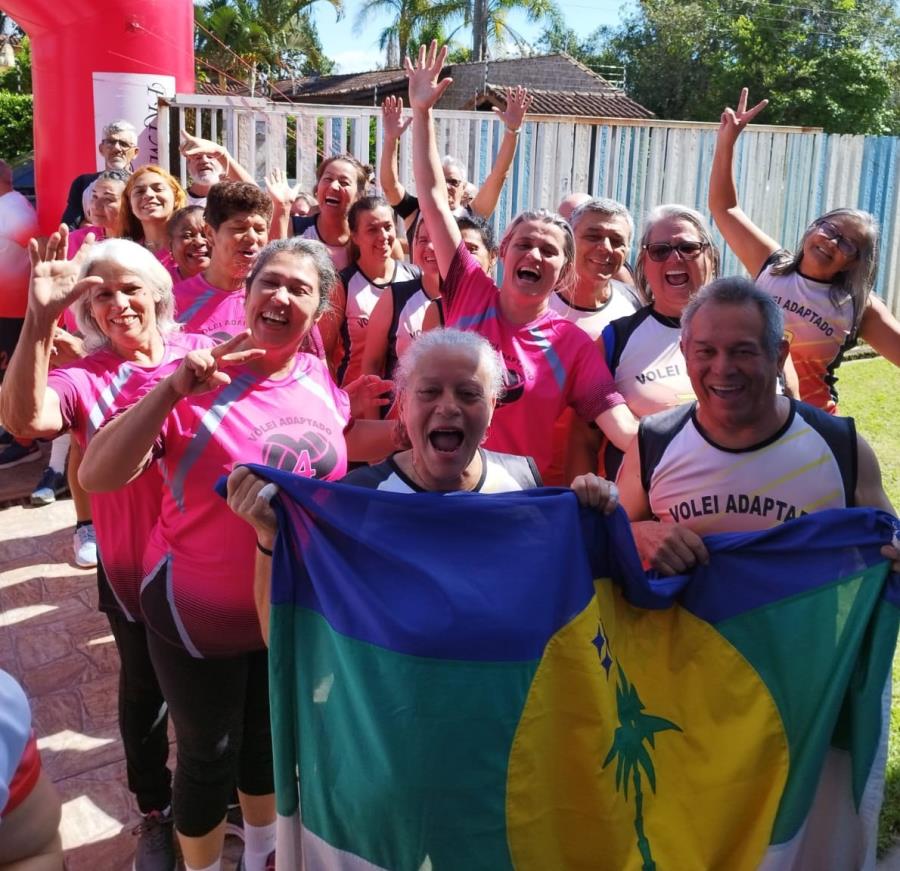 Equipes de vôlei adaptado do CCMI da Ilha comemoraram classificação para a grande final 