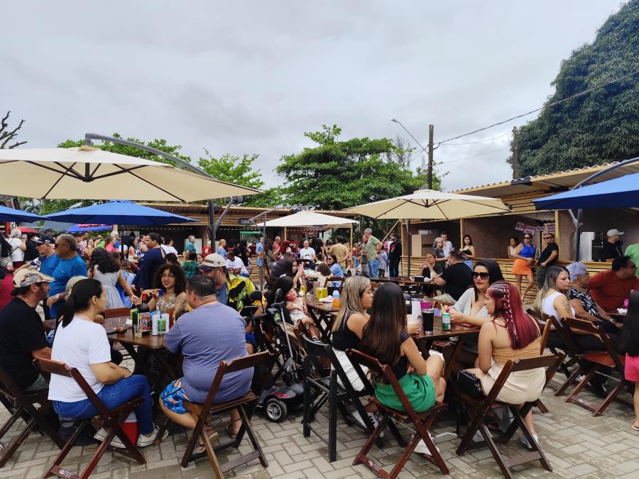 Com o sucesso da VIII Festança Caiçara em Pedrinhas, Ilha comemorou seu 33º aniversário e Dia do Funcionalismo Público
