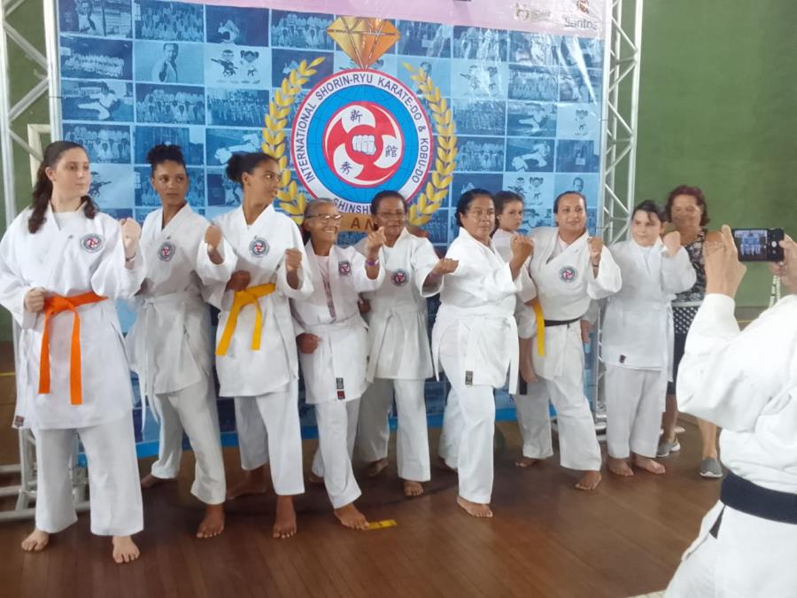 Atletas do Instituto Renata Miguel participaram do I Encontro de Mulheres Karatecas Shinshukan Brasil