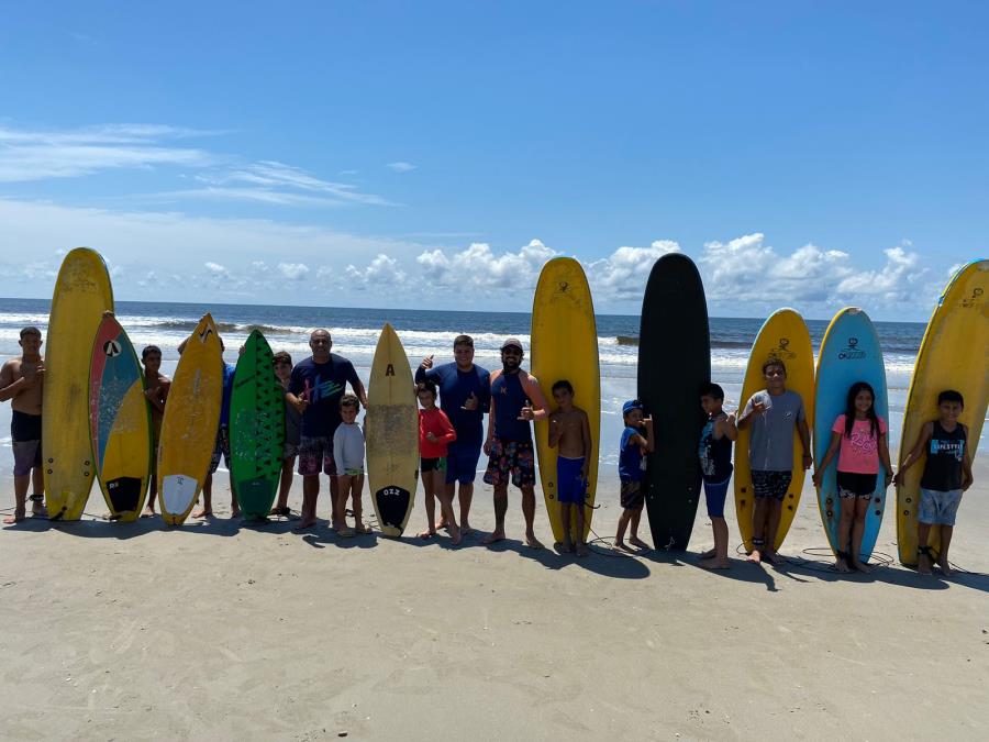 Tem aula de Surf no Ilha Verão Esportivo Itinerante no Boqueirão Sul