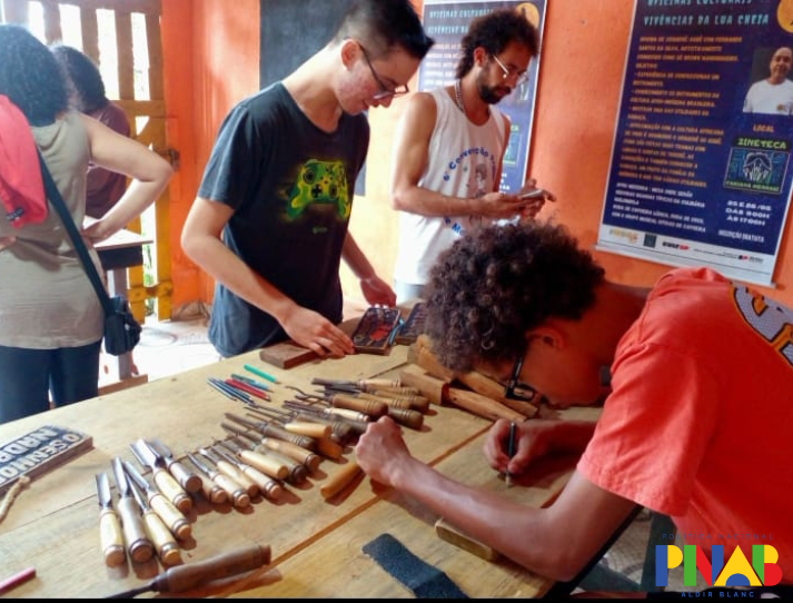 Oficina de Entalhe em Madeira