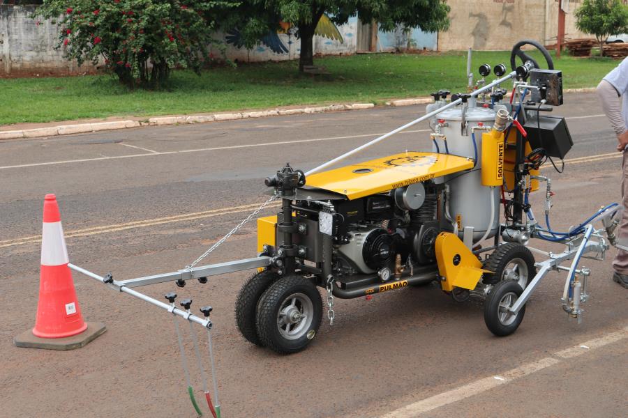 Prefeitura adquiriu equipamento para demarcação viária horizontal