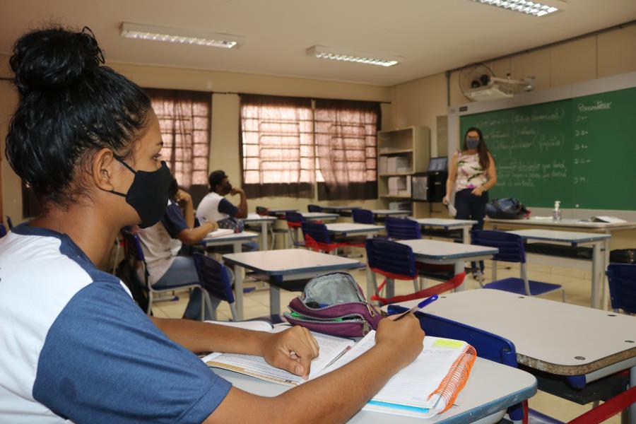 Secretaria Municipal de Educação promoveu a volta às aulas presenciais nesta segunda-feira