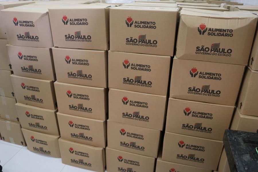 Prefeitura está distribuindo 1.105 cestas básicas do Programa Estadual Alimento Solidário