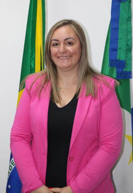 A SECRETÁRIA Tatiana Lopes Nascimento Silva