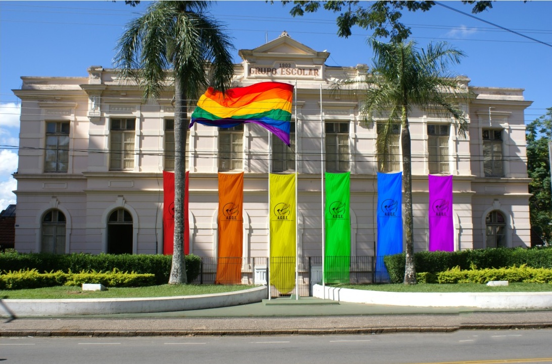 Parada do Orgulho LGBT de São João da Boa Vista vai ter evento virtual e projeção de luzes no Colégio Joaquim José