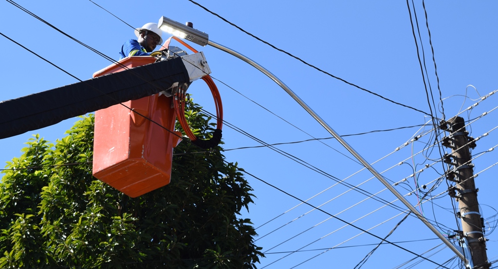 Prefeitura programa instalação de iluminação led em mais de cinco mil pontos de São João