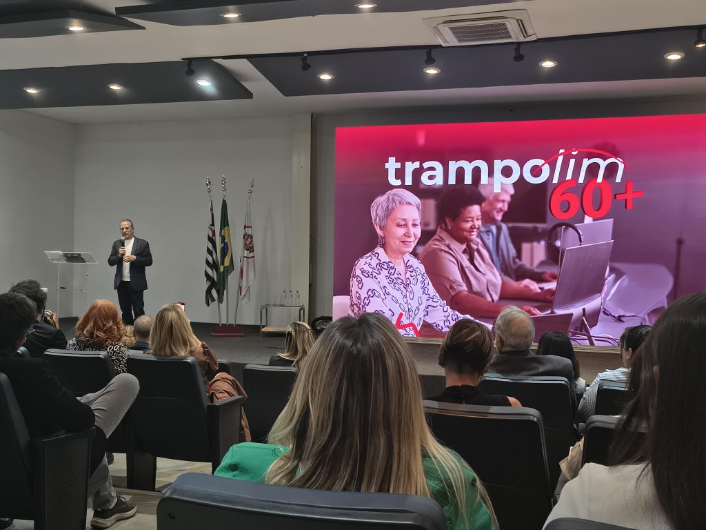 Imagem de Inscrições prorrogadas para curso gratuito de atendimento e recepção ao público 60+