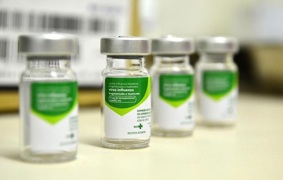 Novo lote de vacinas contra a gripe fica disponível em 13 escolas municipais a partir desta terça-feira