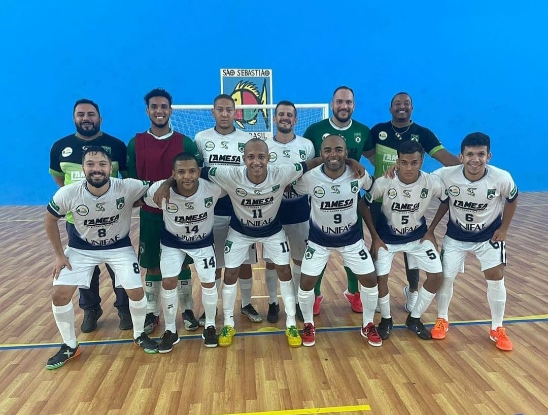 Equipe de Futsal Masculino de Bragança Paulista entra em quadra na