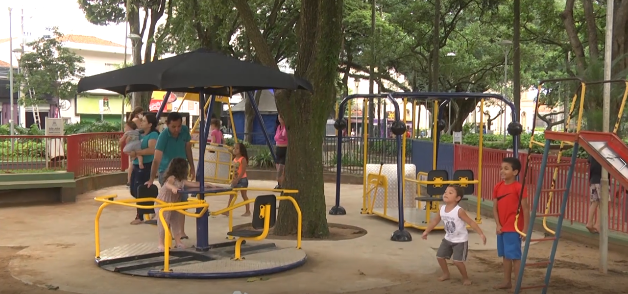 Playground inclusivo da Prefeitura ganha elogios (A Cidade em Ação TV - nº 207)