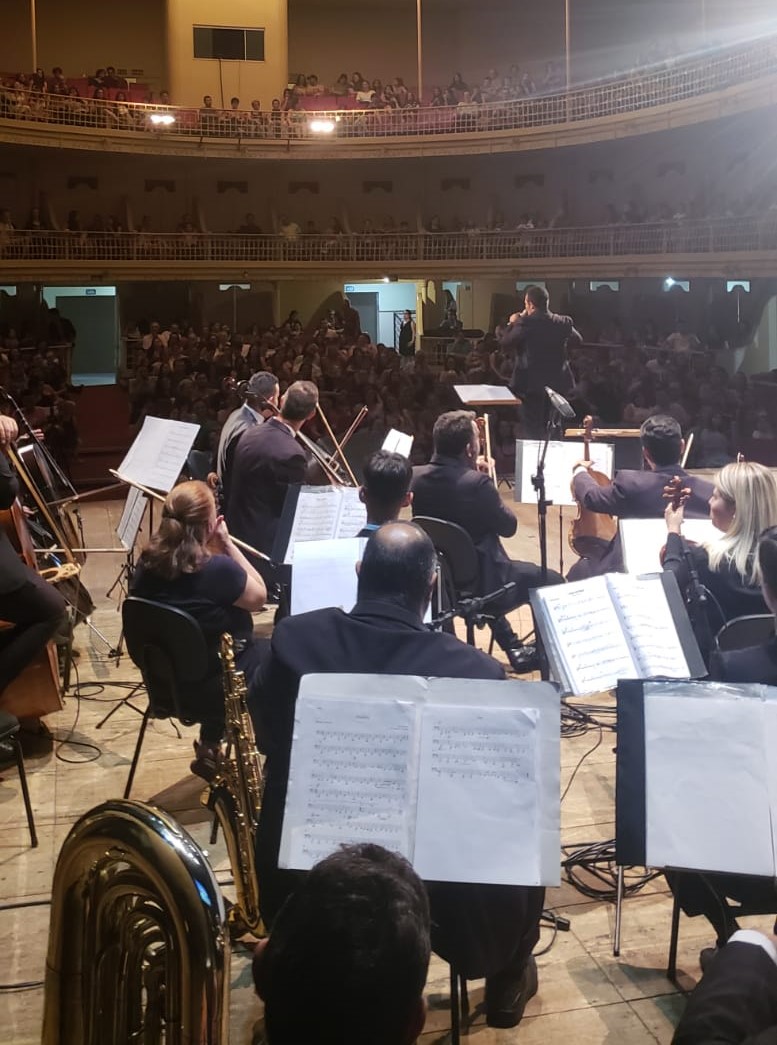 Orquestra Sinfônica Sanjoanense lota o Theatro Municipal