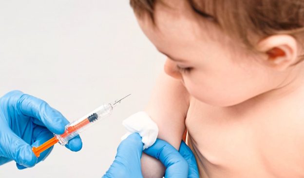 “Vacinação baby” contra a Covid prossegue na rede municipal