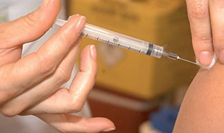 Crianças, gestantes e doentes crônicos podem tomar a vacina contra a gripe em 13 escolas municipais