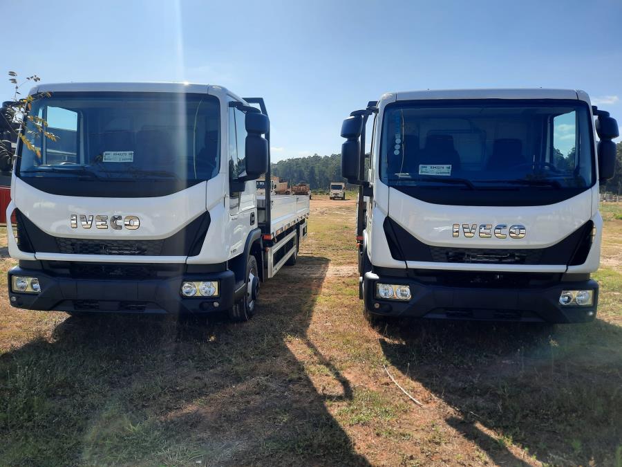 Prefeitura Municipal recebe 02 novos caminhões. 