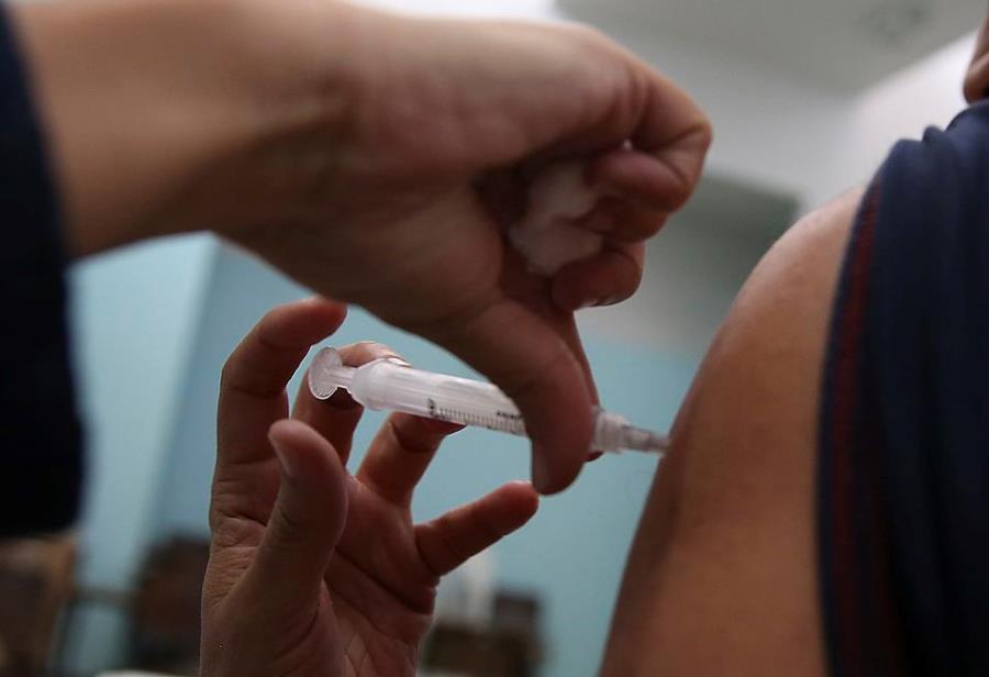 Doses de vacina contra a gripe se esgotam na rede pública
