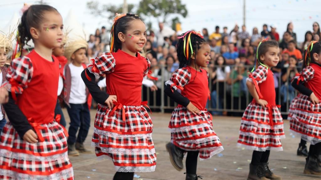 Festa de São João tem shows, concursos juninos e transmissão de jogo da Copa do Mundo