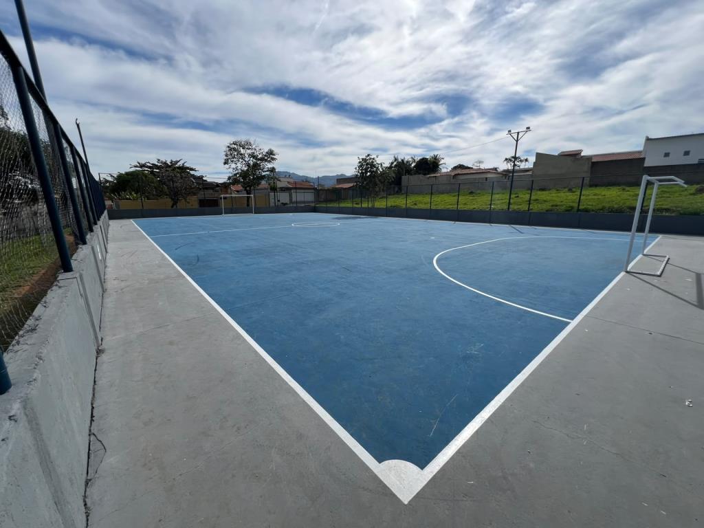 Prefeitura realiza manutenção em quadras e áreas esportivas